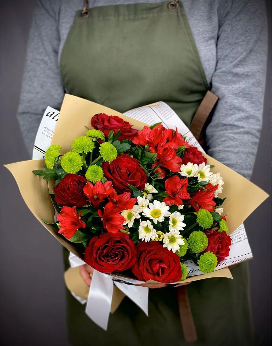 Букет из роз, альстромерий и хризантем №32