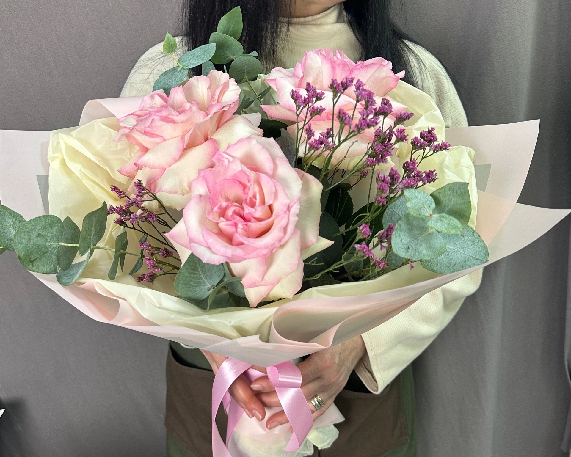 Букет из трех французских роз