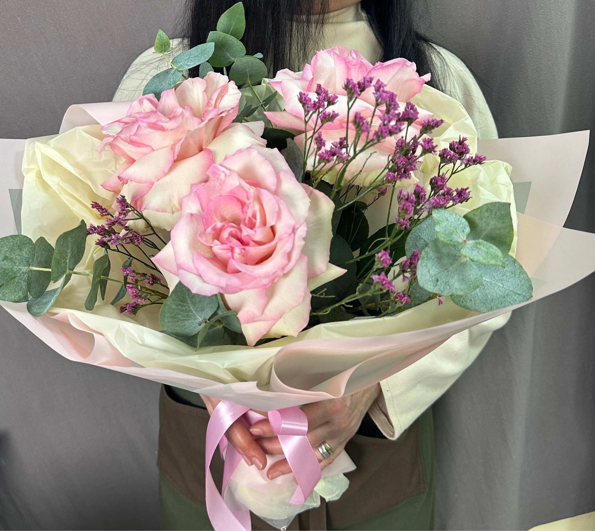 Букет из трех французских роз