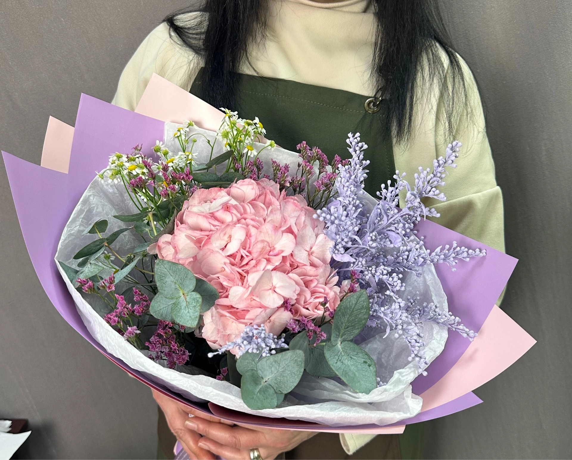 Букет с гортензией и танацетумом