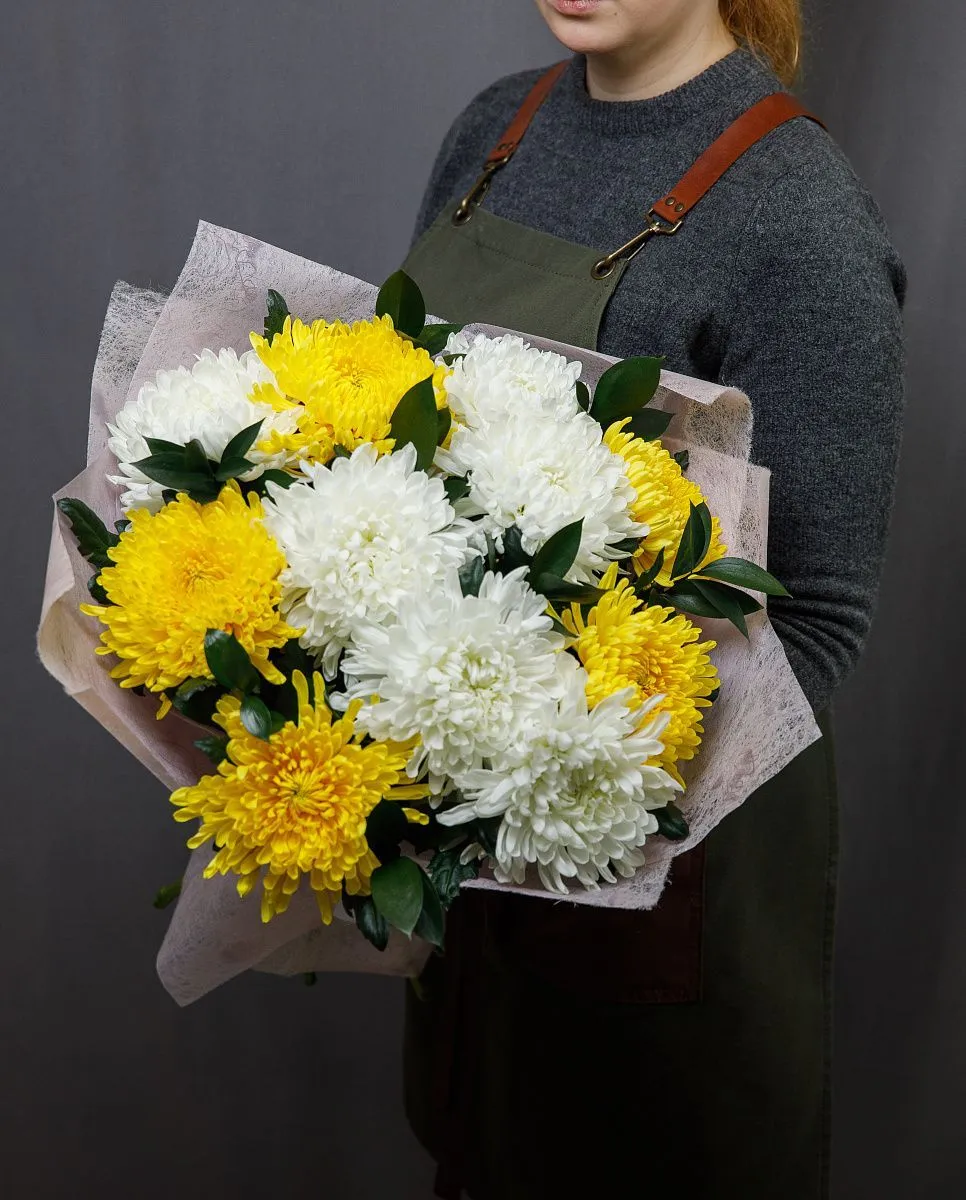 Букет из крупноголовых хризантем №3