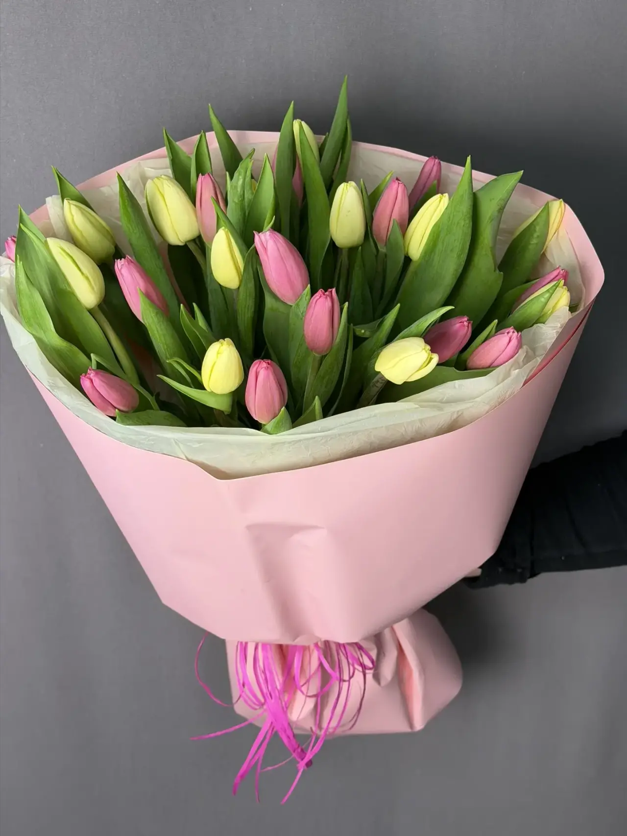 Монобукет из 25 тюльпанов