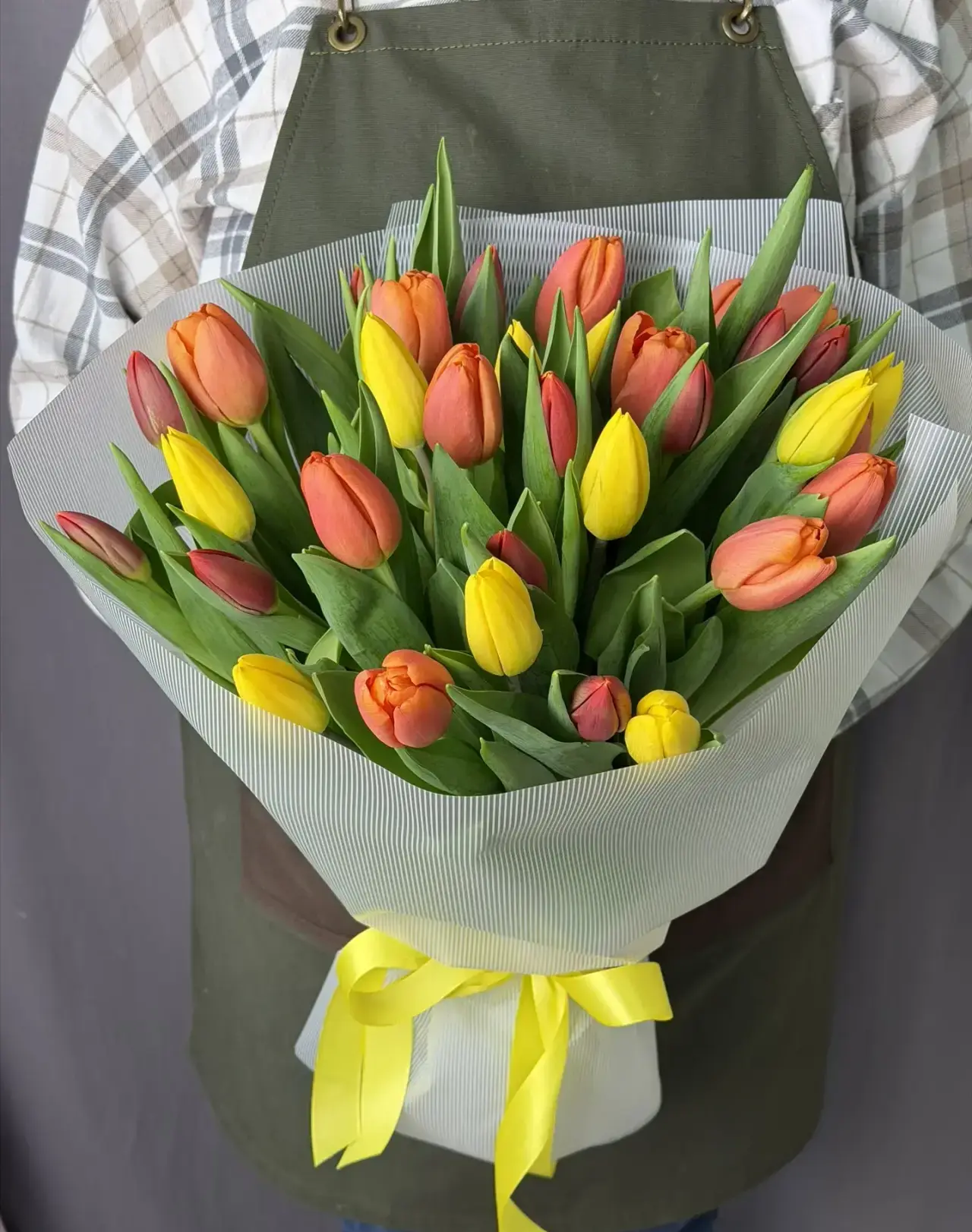 Монобукет из 31 тюльпана